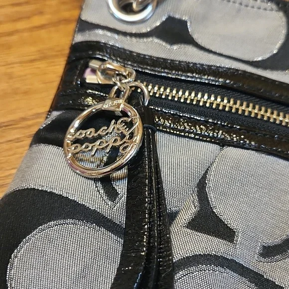 Coach Poppy 13Wx10H - Picture 4 of 13